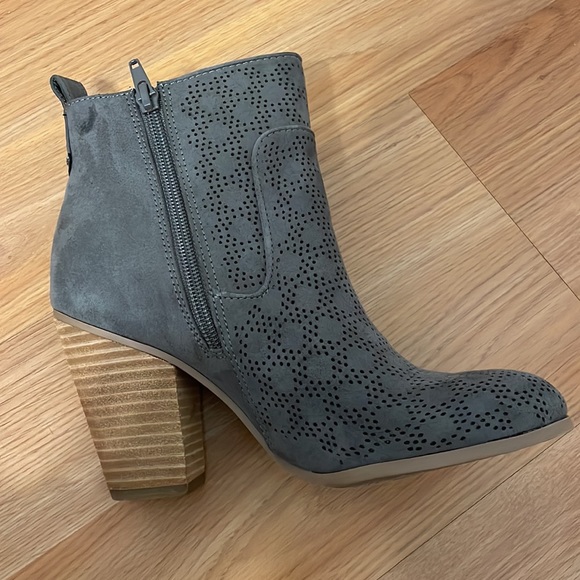 Carlos By Carlos Santana Booties - Picture 7 of 12